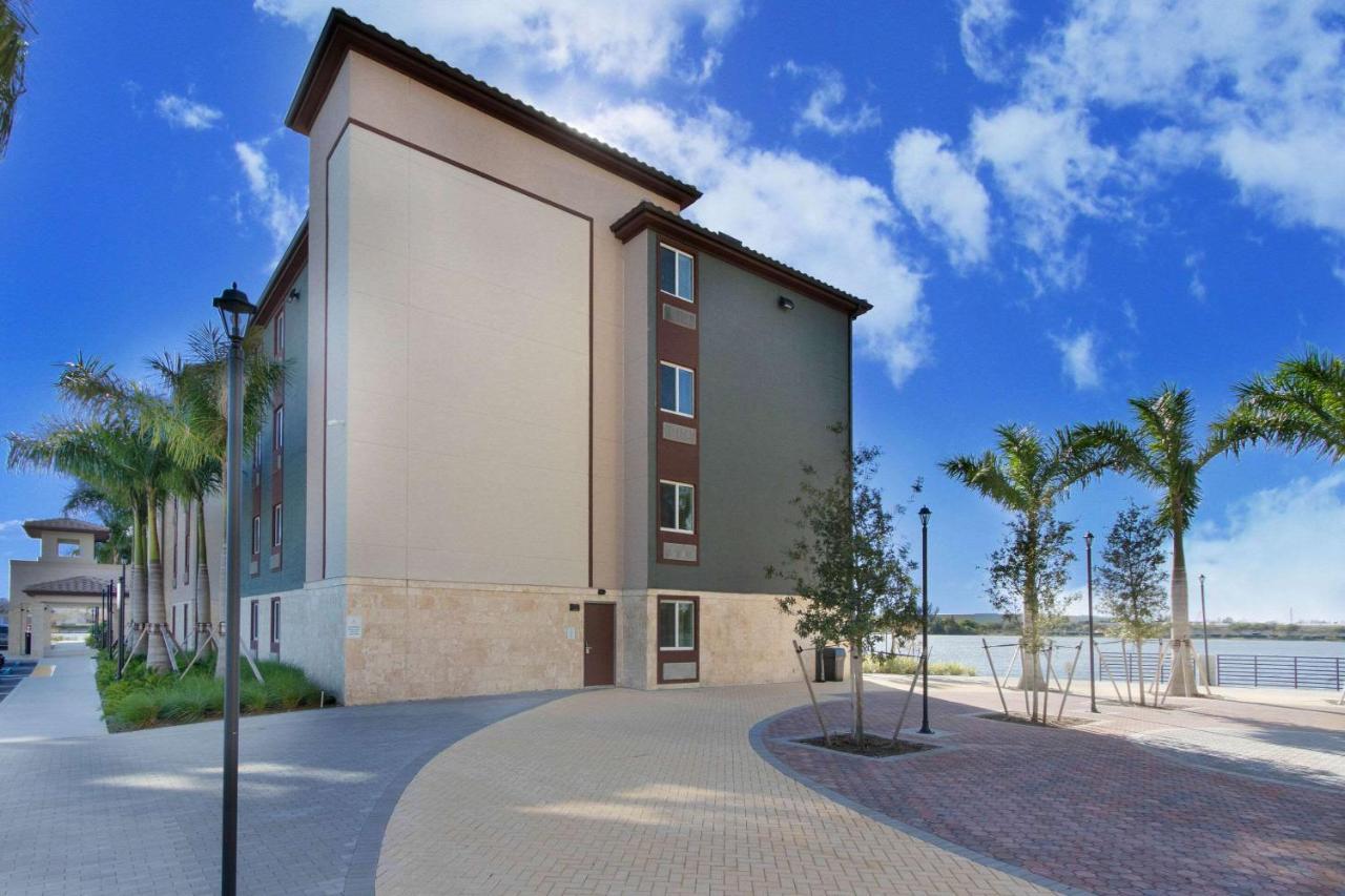 Woodspring Suites ميرامار المظهر الخارجي الصورة