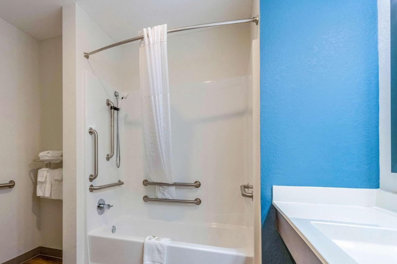 Woodspring Suites ميرامار المظهر الخارجي الصورة